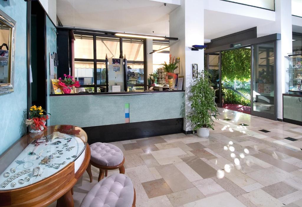 Hotel Acropolis カットーリカ エクステリア 写真