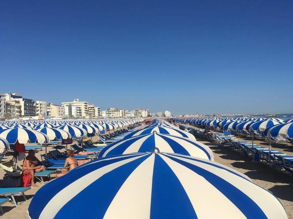 Hotel Acropolis カットーリカ エクステリア 写真