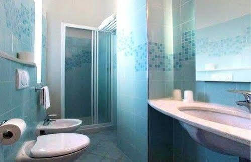 Hotel Acropolis カットーリカ エクステリア 写真